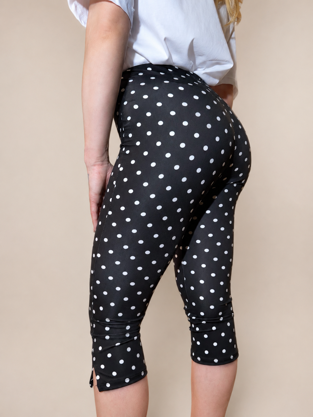 Capri Pants  Donna a Pois (Modello Pescatora) – Bianco/Nero