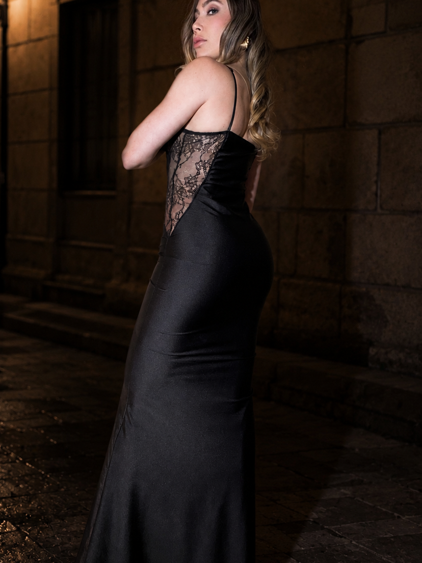 Abito Nero Elegante Donna con Inserti in Pizzo Modellante