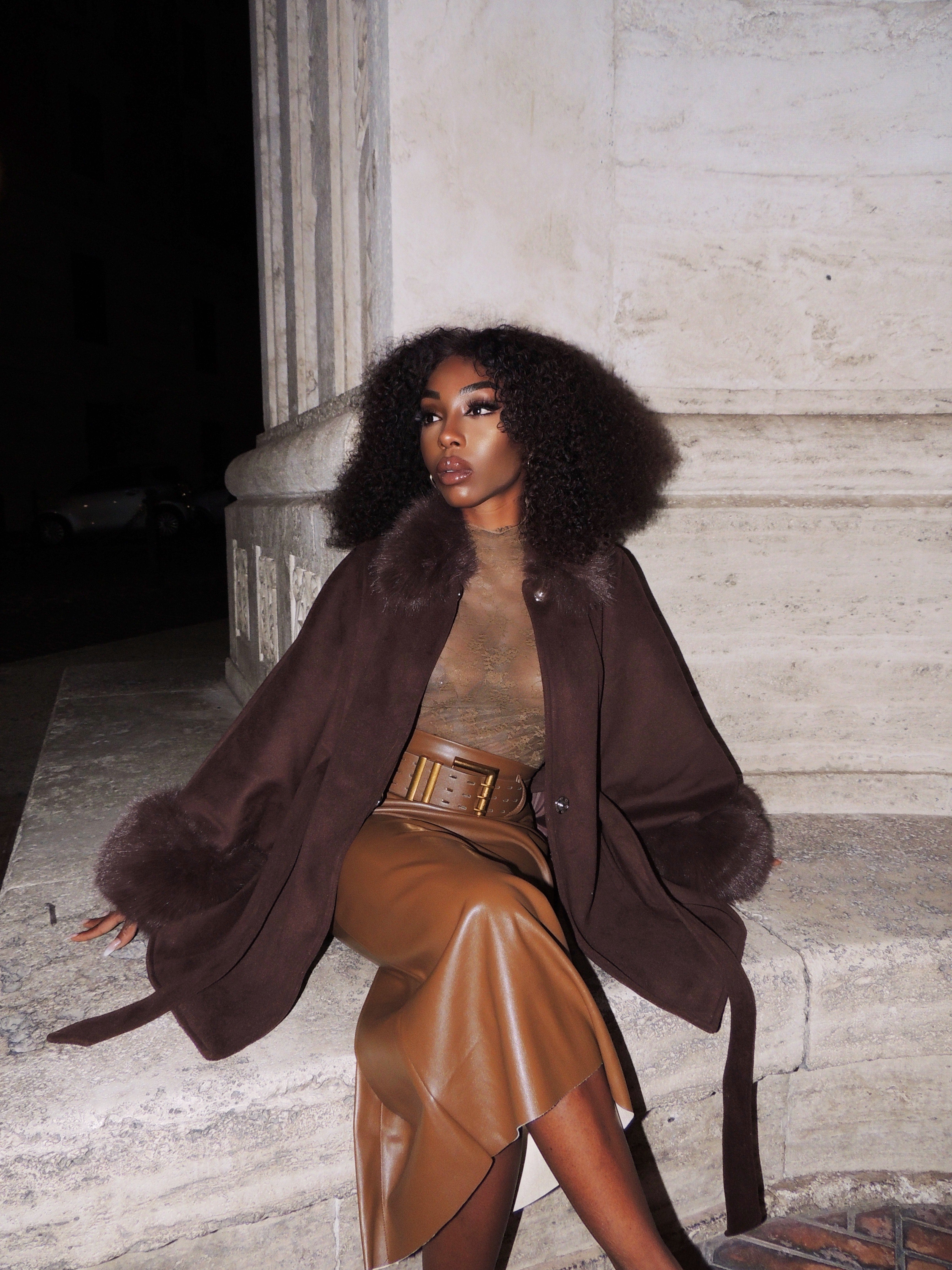 Elegante capotto con collo e  polsini in pelliccia sintetica, chic confortante tinta unica