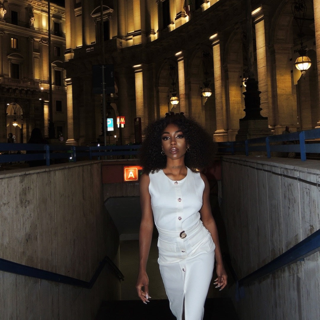 Vestito a tubino con dettaglio cintura in conchiglia